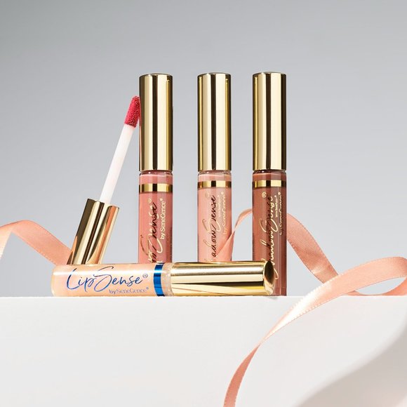 MERRY & BRIGHT HOLIDAY COSMETICS COLLECTION SeneGence LipSense - Picture 1 of 11